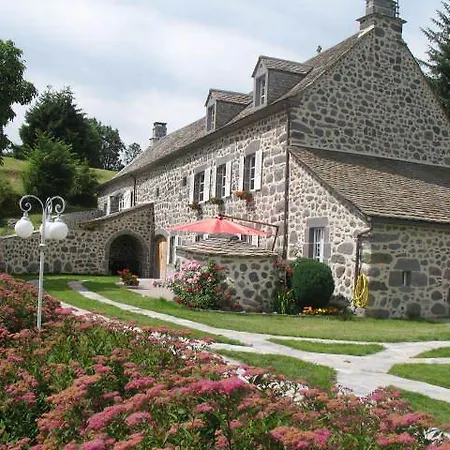 בית נופש Corps De Ferme En Auvergne *